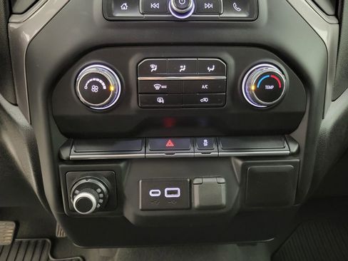 Used 2022 Chevrolet Silverado 2500 Custom image 31