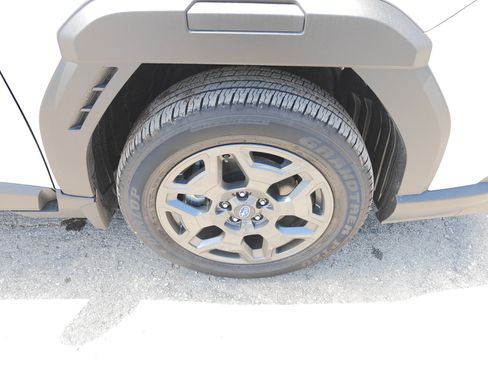 Used 2026 Subaru Outback Premium AWD/4WD image 3