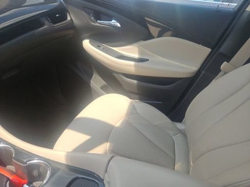 Used 2017 Buick Envision Essence FWD image 8