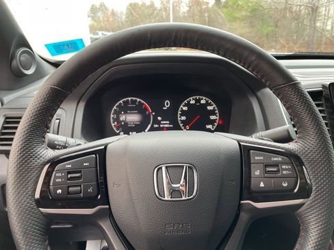 Certified 2025 Honda Ridgeline Black Edition image 17