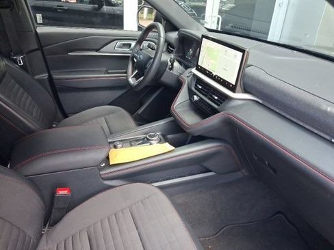 Used 2026 Ford Explorer ST-Line w/ ST-Line Street Pack RWD image 8