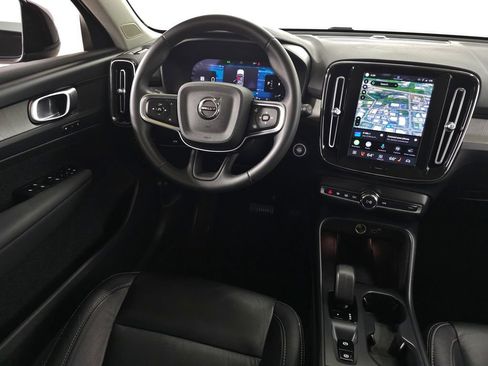 Certified 2024 Volvo XC40 B5 Core AWD/4WD image 18