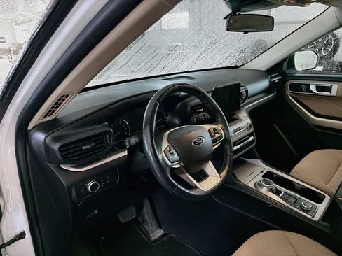 Used 2022 Ford Explorer XLT AWD/4WD image 8