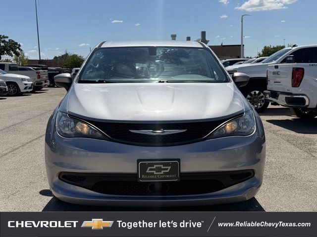 Used 2021 Chrysler Voyager LX FWD image 8