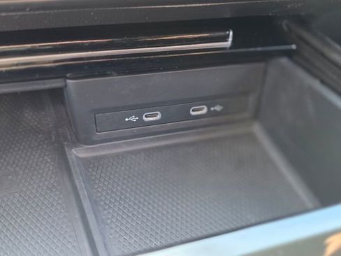 Used 2024 Volkswagen Atlas SE FWD image 35
