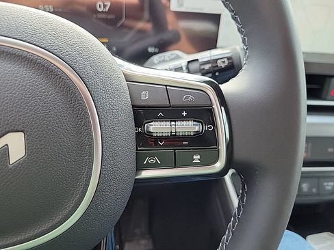 New 2026 Kia Carnival SX w/ SX Dark Edition Package FWD image 27