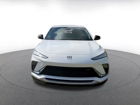 Used 2025 Buick Envista Sport Touring image 7