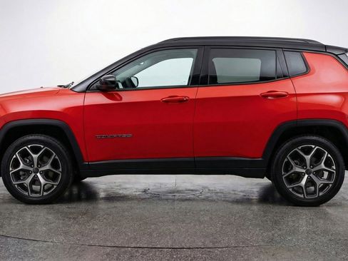 Used 2025 Jeep Compass Limited image 5