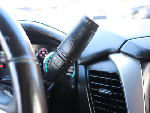 Used 2017 GMC Yukon XL SLT image 39