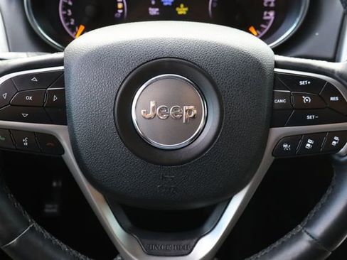 Used 2018 Jeep Grand Cherokee Limited w/ Luxury Group II image 35