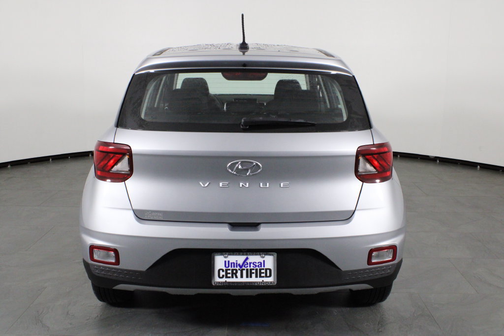 Certified 2026 Hyundai Venue SE FWD image 11
