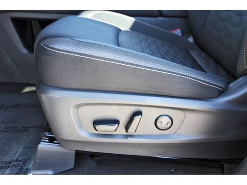 Certified 2025 Nissan Pathfinder SV w/ SV Premium Package FWD image 30