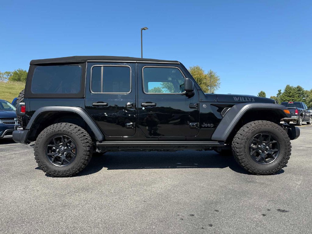 Used 2024 Jeep Wrangler Unlimited Sport AWD/4WD image 6