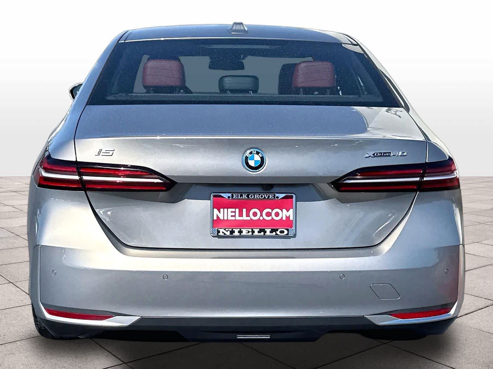 Used 2026 BMW i5 eDrive40 AWD/4WD image 7