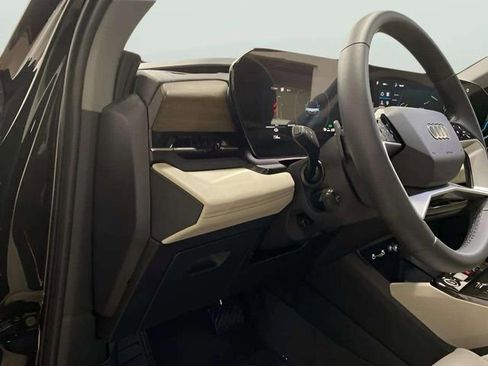 Used 2025 Audi Q6 e-tron Premium Plus w/ Premium Plus image 63