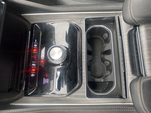 Used 2024 Jeep Wagoneer L Series II w/ Flexible Seating Group image 31