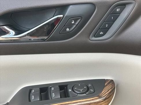 Certified 2019 GMC Acadia Denali w/ Technology Package FWD image 22