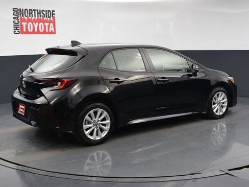 Used 2024 Toyota Corolla SE w/ SE Package image 4