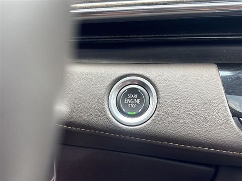 Certified 2022 Cadillac Escalade ESV Premium Luxury w/ Performance Package AWD/4WD image 17