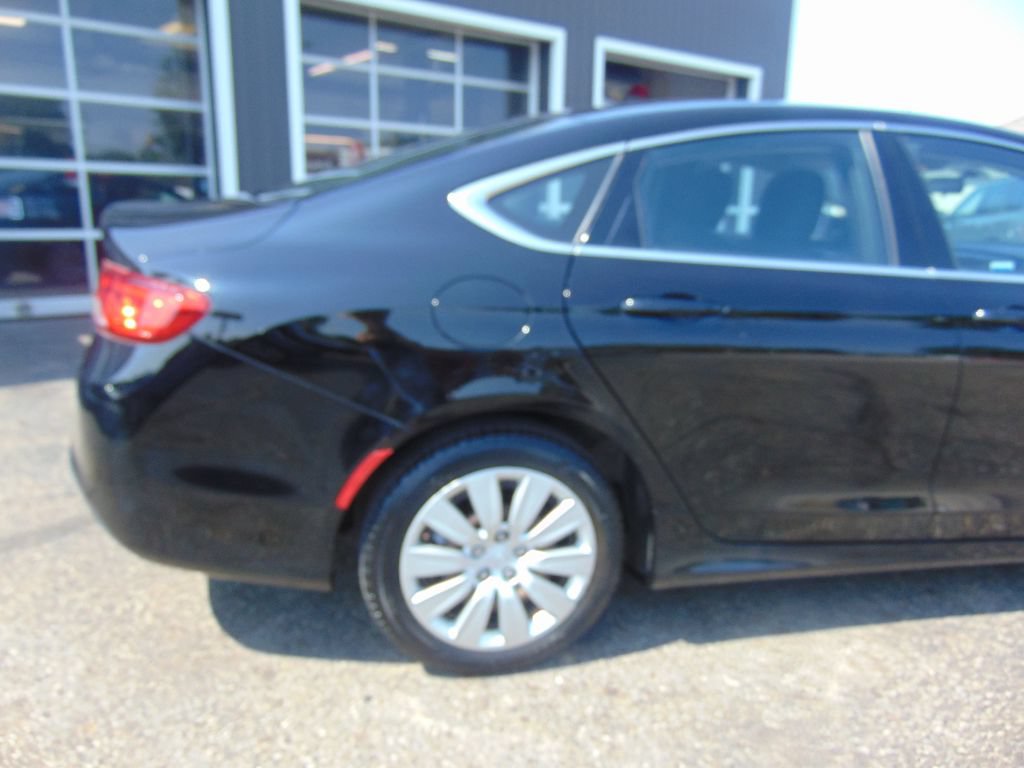 Used 2016 Chrysler 200 LX FWD image 14