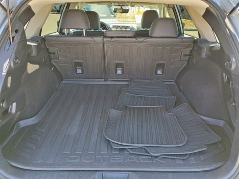 Used 2018 Subaru Outback 3.6R Limited image 18