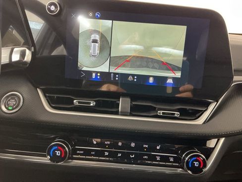 New 2026 Chevrolet Equinox LT w/ Convenience Package II AWD/4WD image 24