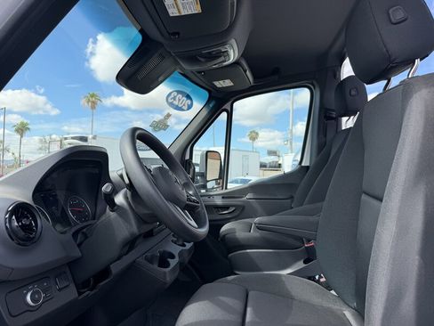 Used 2023 Mercedes-Benz Sprinter 3500 image 10
