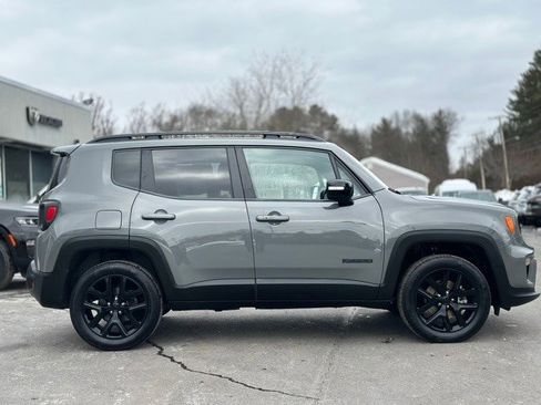 Used 2022 Jeep Renegade Altitude w/ Convenience Group image 7