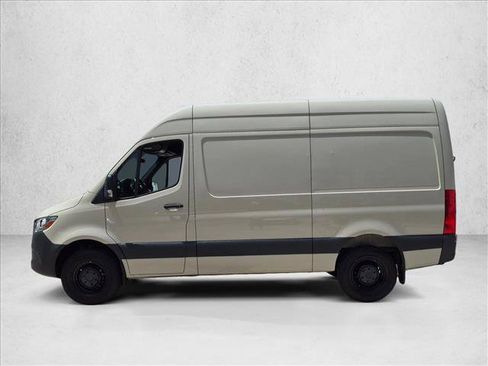 Used 2024 Mercedes-Benz Sprinter 2500 image 9