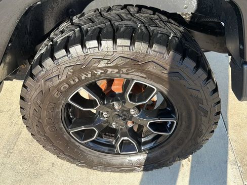Used 2017 Jeep Wrangler Unlimited Sahara AWD/4WD image 34