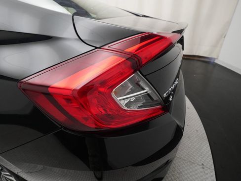 Used 2018 Honda Civic EX-T image 32