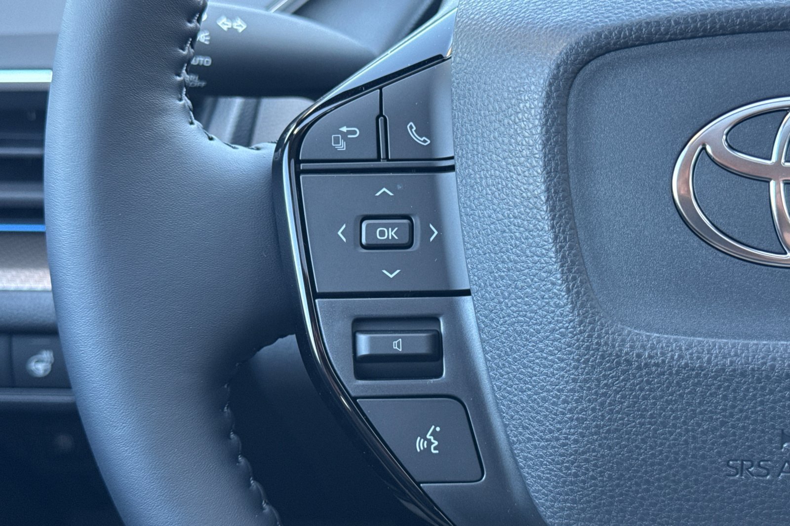 New 2027 Toyota Prius Limited AWD/4WD image 26