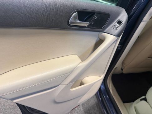 Used 2013 Volkswagen Tiguan SE image 23