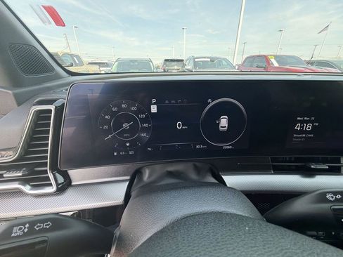 Used 2025 Kia Sportage SX image 15