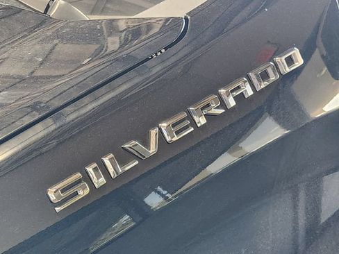 Used 2024 Chevrolet Silverado 1500 LT RWD image 9