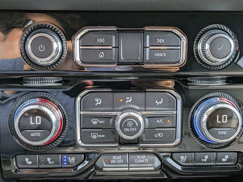 Used 2024 GMC Yukon Denali AWD/4WD image 26