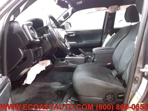 Used 2016 Toyota Tacoma TRD Sport w/ Towing Package AWD/4WD image 10