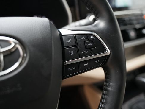 Used 2021 Toyota Highlander Platinum image 21