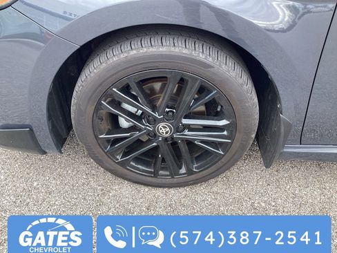 Used 2025 Toyota Camry SE image 33