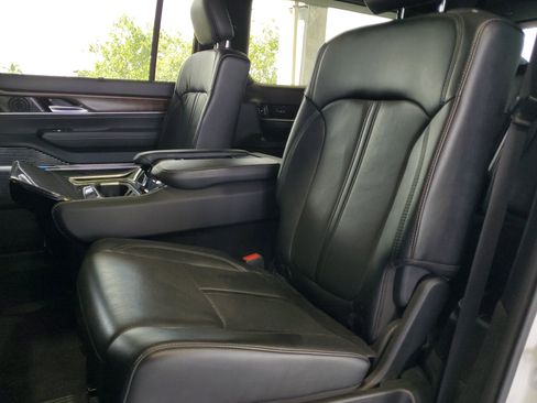 Used 2023 Jeep Grand Wagoneer L 4WD image 7