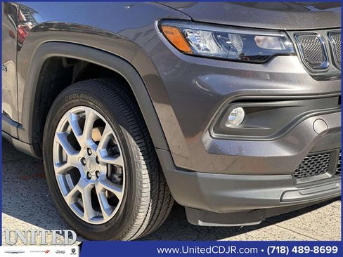 Used 2022 Jeep Compass Latitude image 11