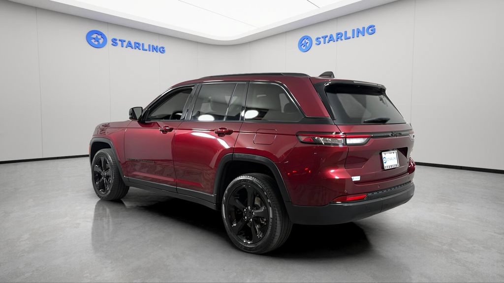 Used 2023 Jeep Grand Cherokee Limited w/ Black Appearance Package RWD image 5