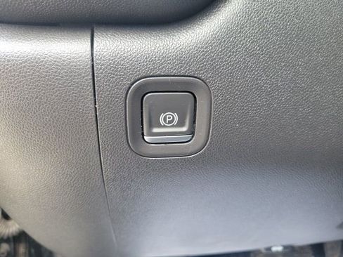 Used 2021 Chevrolet Silverado 1500 Custom Trail Boss image 34