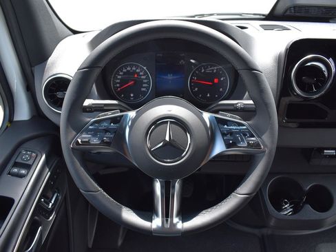 New 2025 Mercedes-Benz Sprinter 2500 image 12