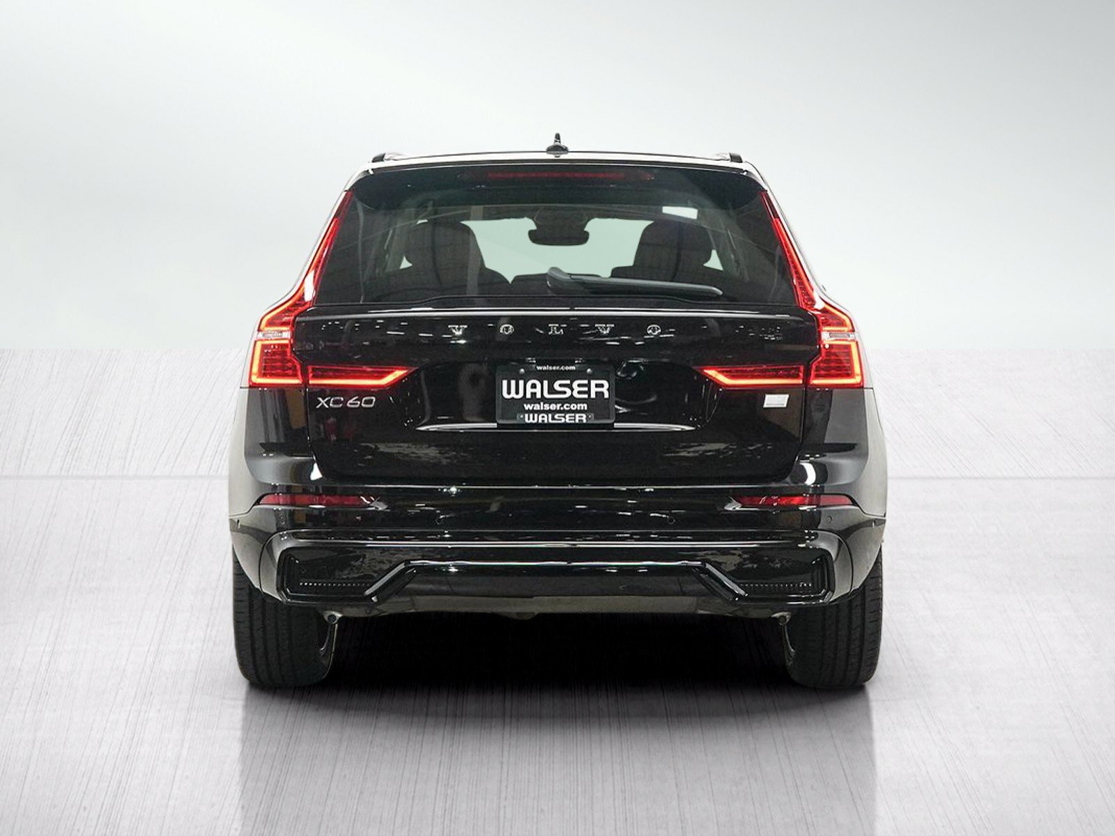 Used 2024 Volvo XC60 T8 Plus w/ Protection Package Premier AWD/4WD image 4