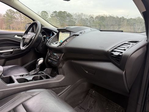 Used 2018 Ford Escape Titanium image 19