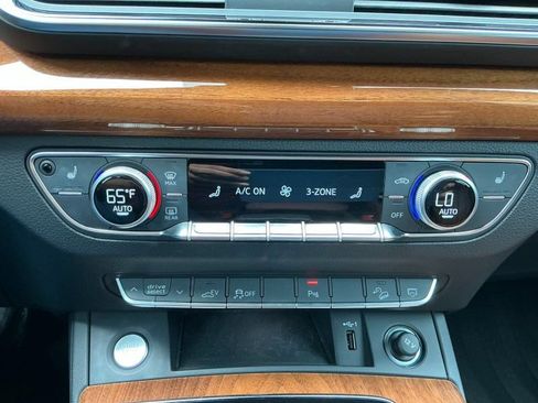 Used 2023 Audi Q5 e Premium w/ Convenience Package image 23