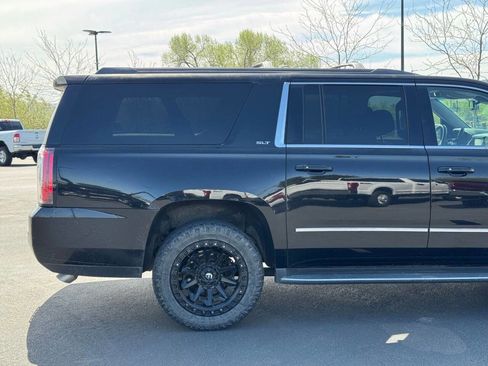 Used 2016 GMC Yukon XL SLT w/ Open Road Package AWD/4WD image 10