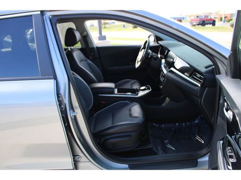 Used 2022 Kia Niro EX w/ Cold Weather Package image 13
