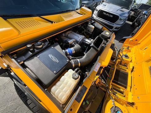 Used 2004 HUMMER H2 w/ Preferred Equipment Group AWD/4WD image 5